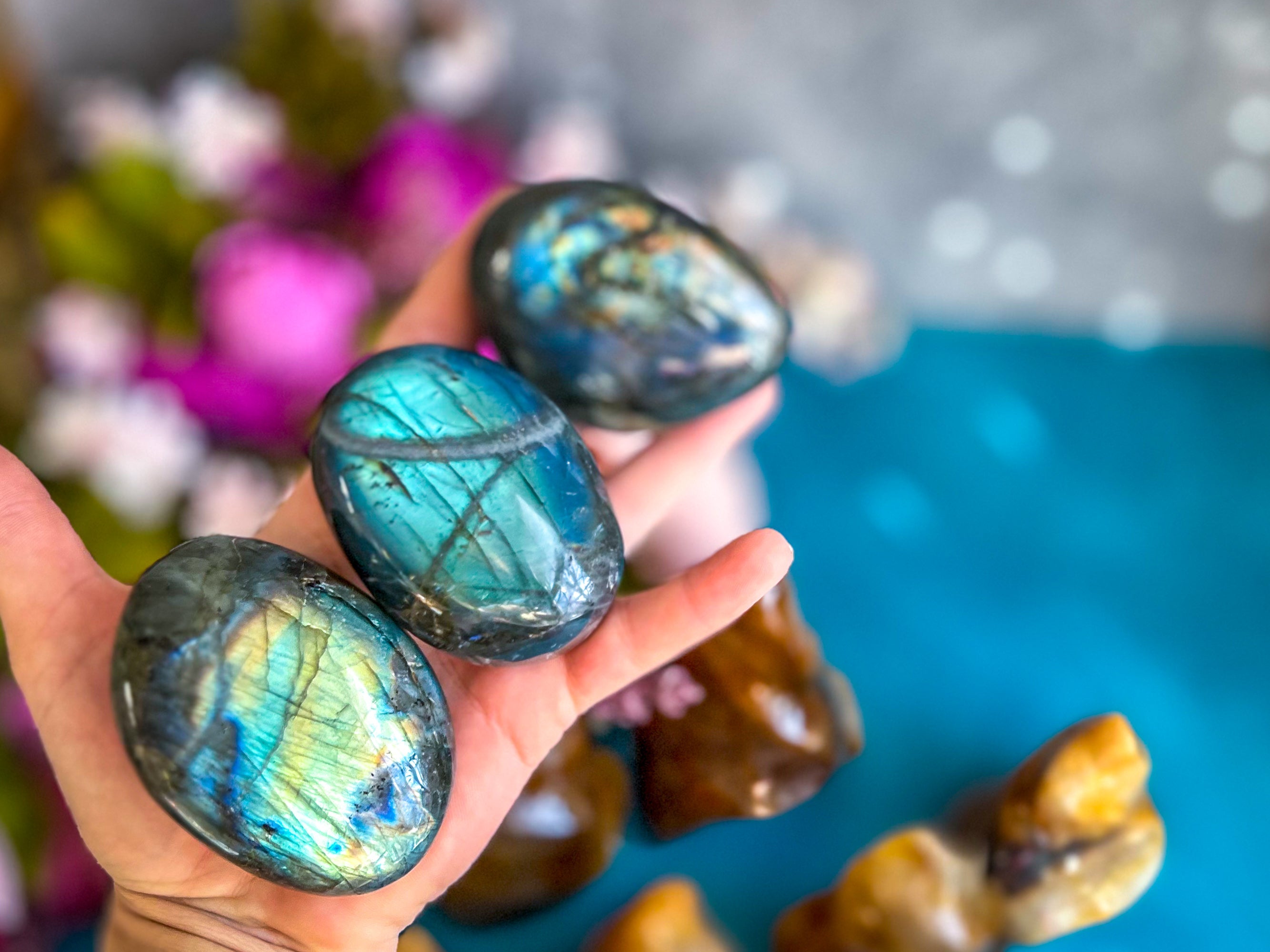 PRETTY Labradorite Palm Stone